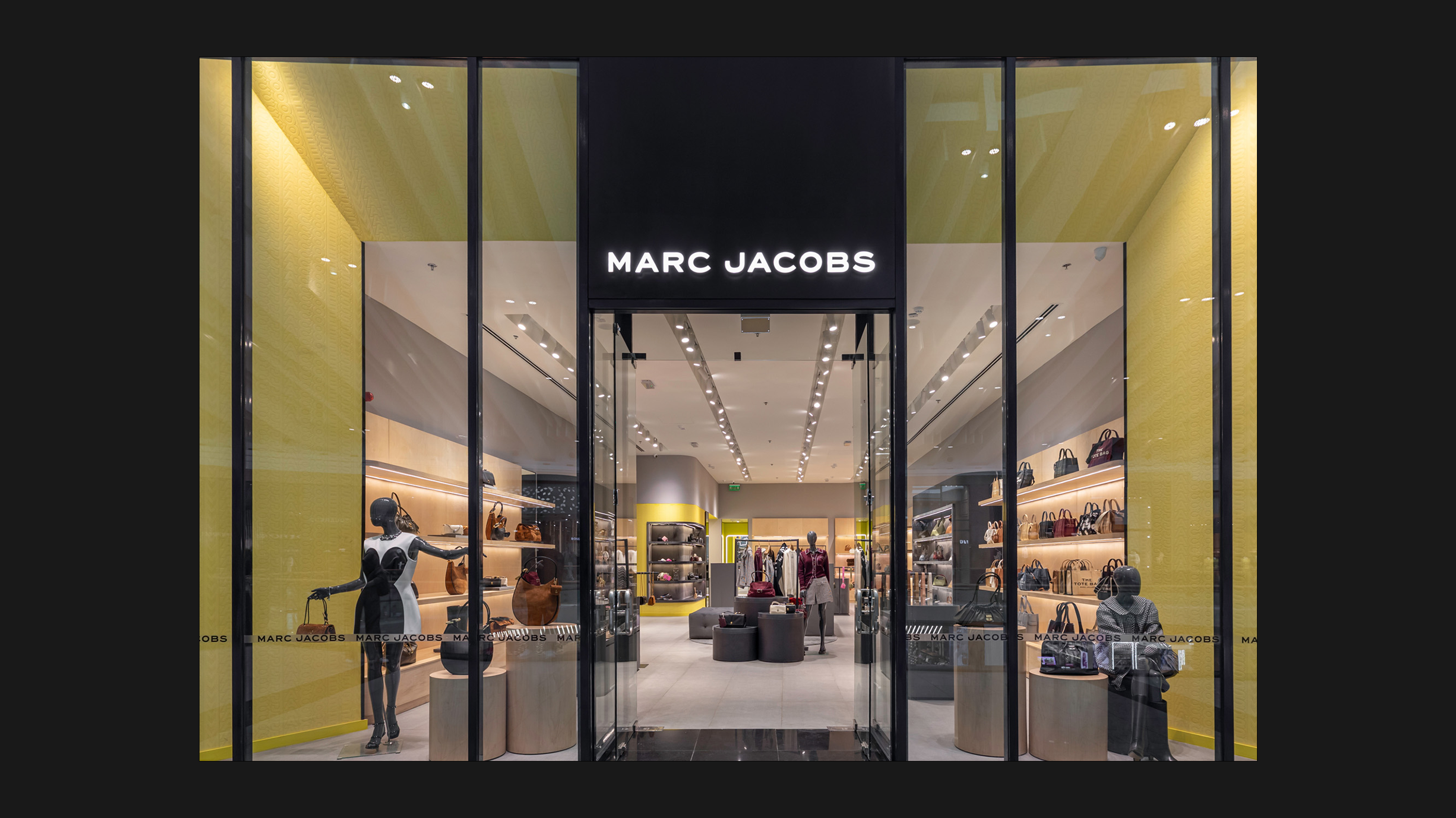 MARC JACOBS